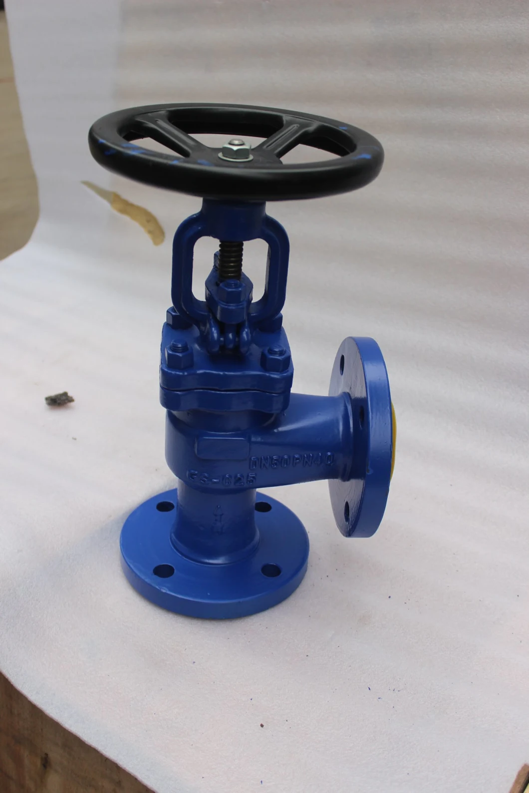 DIN3202-F32 Cast Iron Angle Globe Valve Flanged End